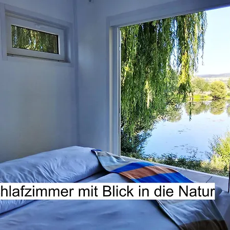 Am Seeufer *